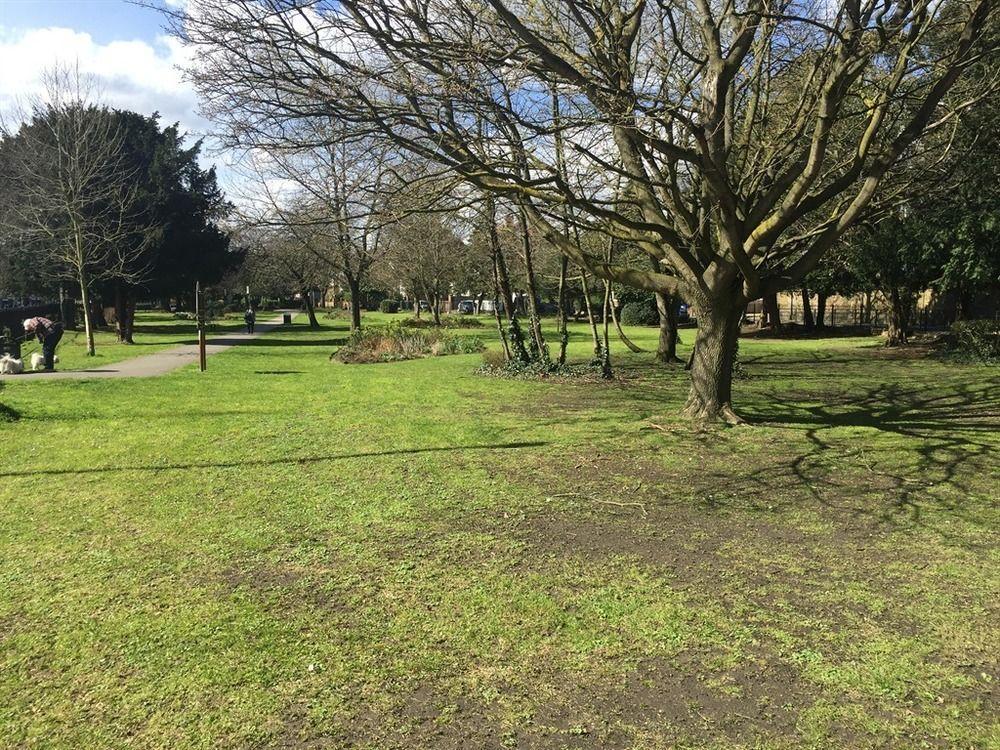 Acton Hill Hotel Ealing Εξωτερικό φωτογραφία
