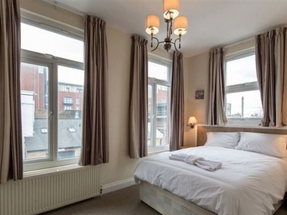 Acton Hill Hotel Ealing Εξωτερικό φωτογραφία