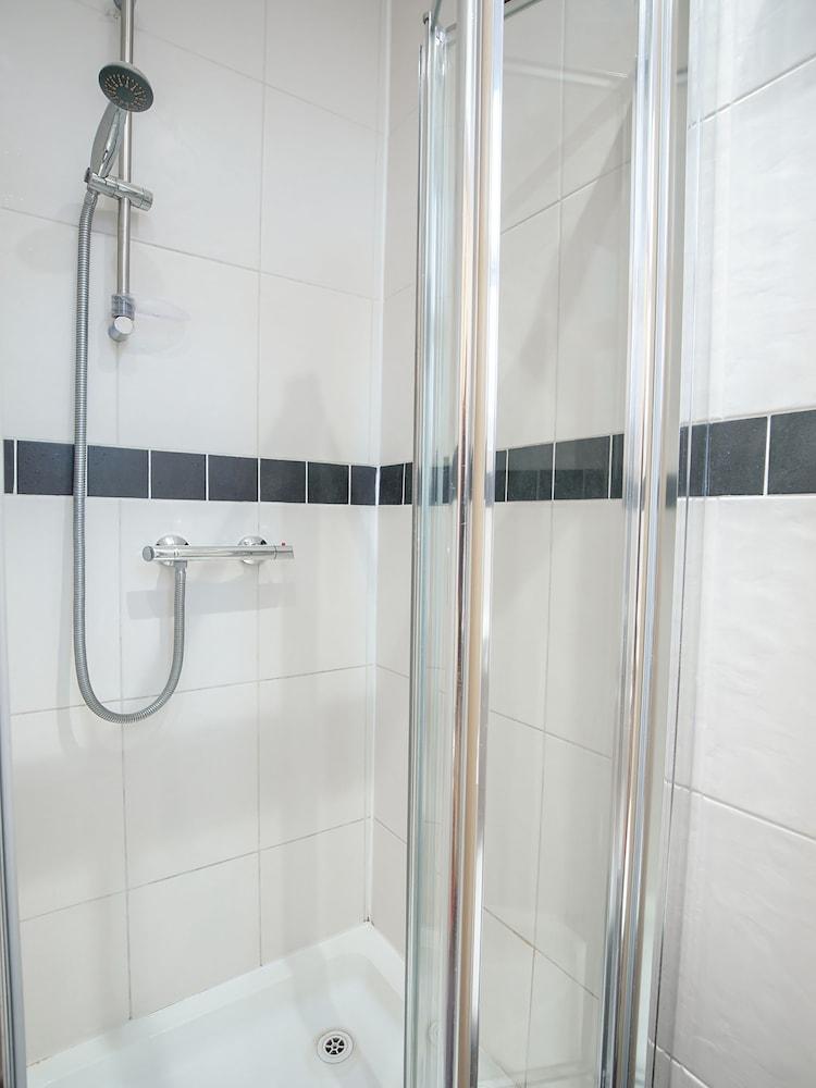Acton Hill Hotel Ealing Εξωτερικό φωτογραφία
