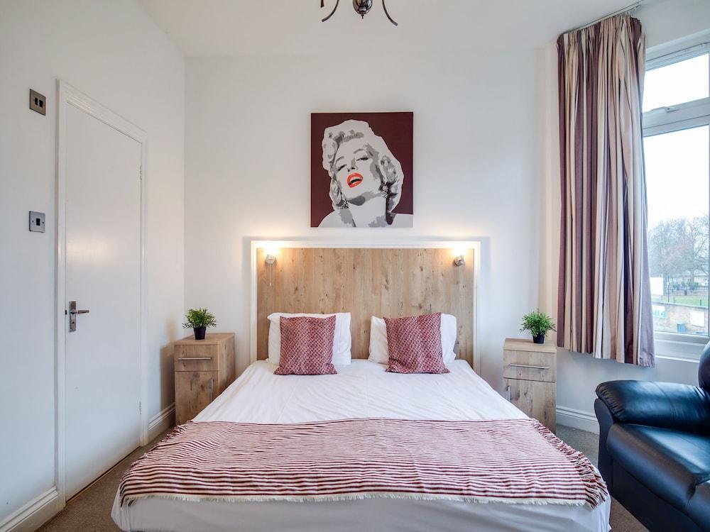 Acton Hill Hotel Ealing Εξωτερικό φωτογραφία