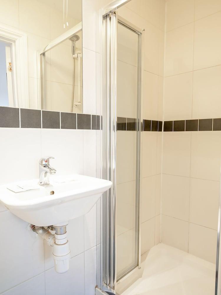 Acton Hill Hotel Ealing Εξωτερικό φωτογραφία